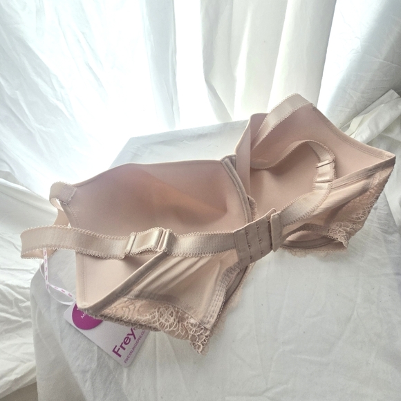 Freya Cream Lace Trim Bra - Picture 6 of 11